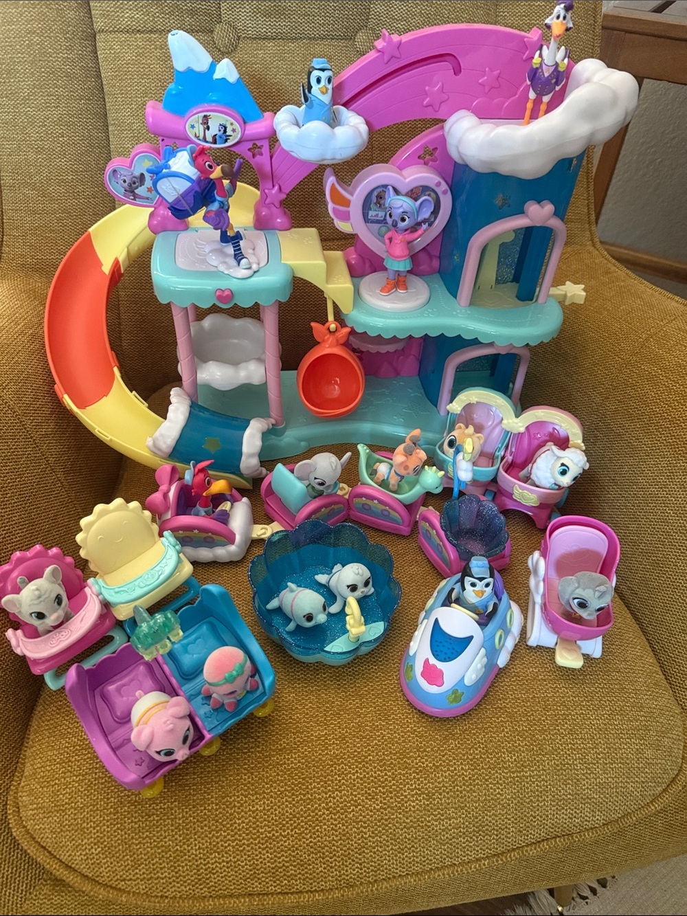 TOTS Playset with Multiple Animal Figures
